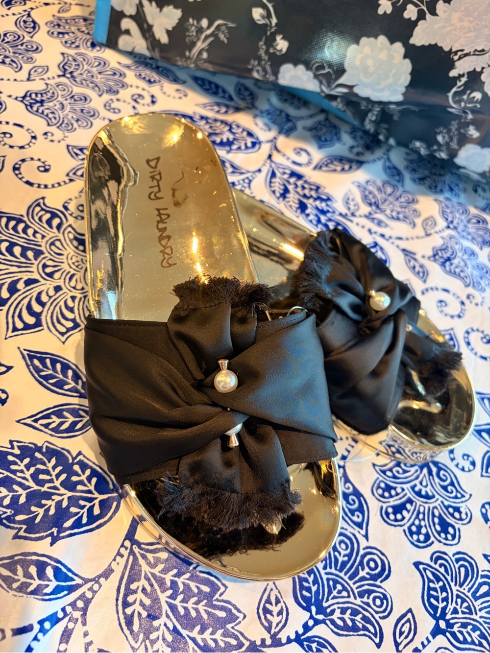 New Dirty Laundry Black Satin Knot Slides with Pearl Accent women’s 8.5